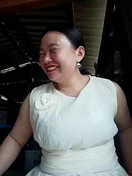 lisn-cute online show from March 31, 1:51 am