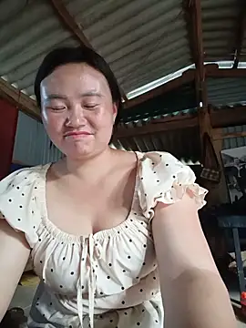 lisn-cute online show from May 26, 10:57 am