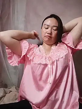 Snapshot of lisn-cute chatting on June 15, 1:39 am lisn-cute online show from June 15, 1:39 am