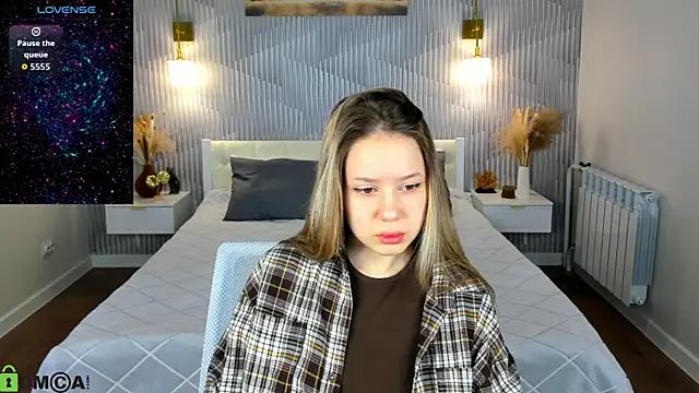 Mini Allice online show from March 2, 1:06 am