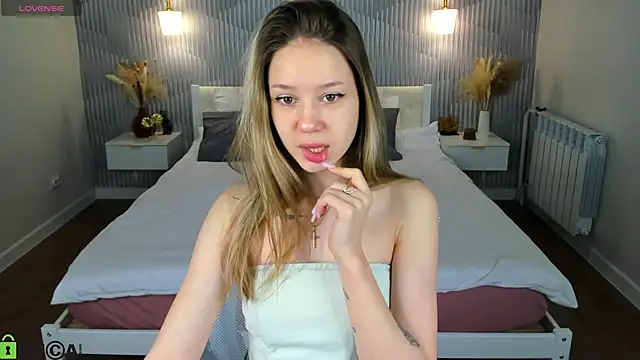 Mini Allice online show from February 28, 1:05 am