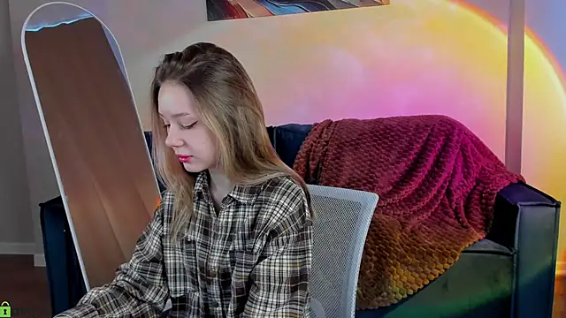 Mini Allice online show from February 9, 1:58 am