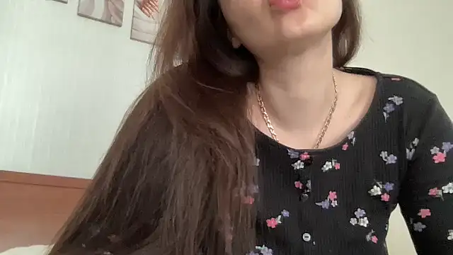 Snapshot of Darsy_Rox chatting on February 19, 9:06 am Darsy Rox online show from February 19, 9:06 am