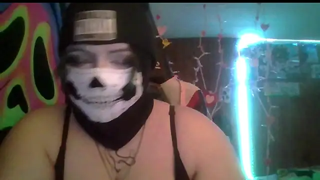 Snapshot of thatskarma chatting on February 13, 5:07 am thatskarma online show from February 13, 5:07 am