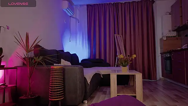 MelanieBabe online show from May 22, 3:54 pm