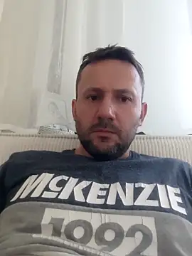 Snapshot of defaktor chatting on May 23, 3:22 pm defaktor online show from May 23, 3:22 pm
