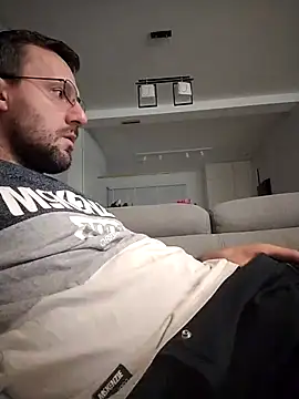 defaktor online show from April 2, 7:42 pm