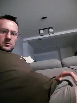 Snapshot of defaktor chatting on February 9, 9:13 pm defaktor online show from February 9, 9:13 pm