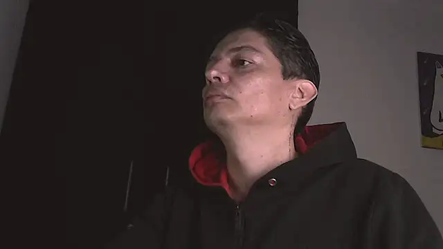 Snapshot of Thommas8a chatting on February 8, 3:59 am Thommas8a online show from February 8, 3:59 am