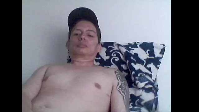 Snapshot of Thommas8a chatting on February 9, 2:37 pm Thommas8a online show from February 9, 2:37 pm