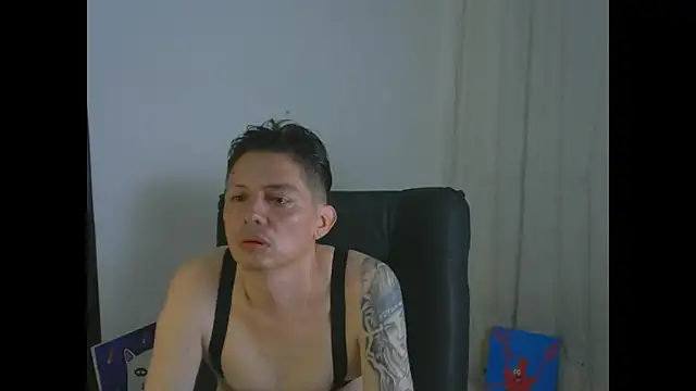 Snapshot of Thommas8a chatting on February 19, 3:36 am Thommas8a online show from February 19, 3:36 am