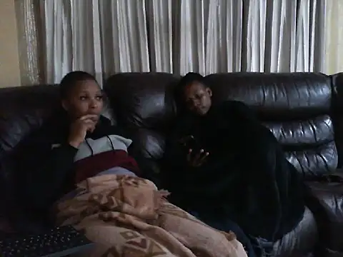 Caramel-Diva online show from April 8, 8:10 pm