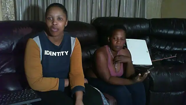 Caramel-Diva online show from April 5, 6:47 pm