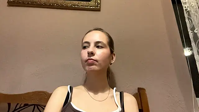 Snapshot of CharmingBlonde chatting on February 12, 6:29 pm CharmingBlonde online show from February 12, 6:29 pm