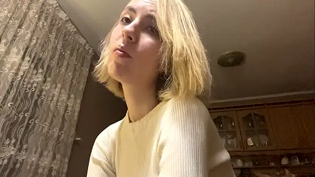 Snapshot of CharmingBlonde chatting on February 19, 6:16 pm CharmingBlonde online show from February 19, 6:16 pm