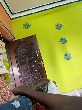 Snapshot of chennai_sexyboy chatting on February 9, 6:33 am chennai sexyboy online show from February 9, 6:33 am