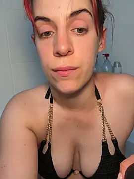 Snapshot of Roxysophie chatting on June 6, 5:45 am Roxysophie online show from June 6, 5:45 am