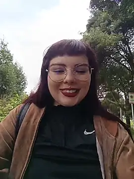 Snapshot of Yulska chatting on February 14, 4:29 pm Yulska online show from February 14, 4:29 pm