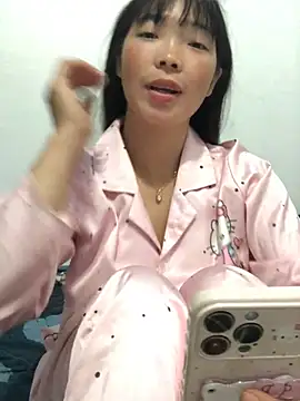 Snapshot of cuty_lusy chatting on June 14, 2:29 pm cuty lusy online show from June 14, 2:29 pm