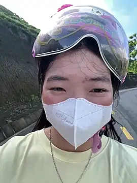 Snapshot of cuty_lusy chatting on July 12, 1:39 am cuty lusy online show from July 12, 1:39 am