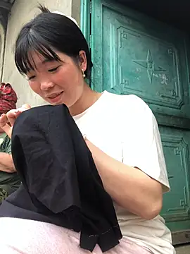 cuty lusy online show from April 22, 12:39 am