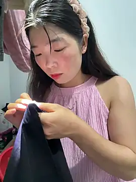 Snapshot of cuty_lusy chatting on July 16, 1:19 pm cuty lusy online show from July 16, 1:19 pm