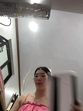 cuty lusy online show from April 1, 2:24 am