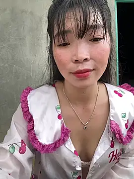 Snapshot of cuty_lusy chatting on July 15, 12:28 am cuty lusy online show from July 15, 12:28 am