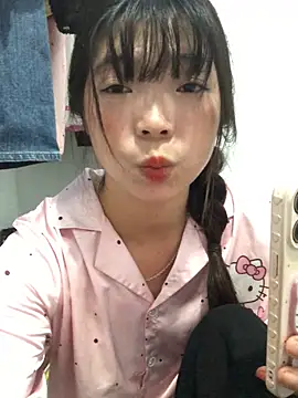 Snapshot of cuty_lusy chatting on June 20, 12:59 am cuty lusy online show from June 20, 12:59 am