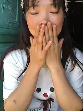 cuty lusy online show from May 14, 1:35 am