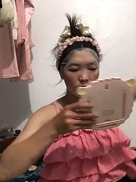 Snapshot of cuty_lusy chatting on June 5, 6:18 am cuty lusy online show from June 5, 6:18 am