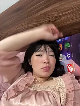 cuty lusy online show from April 16, 4:57 am