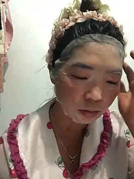 cuty lusy online show from June 2, 12:49 pm