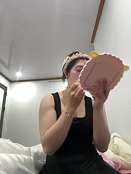 Snapshot of cuty_lusy chatting on March 2, 1:28 am cuty lusy online show from March 2, 1:28 am