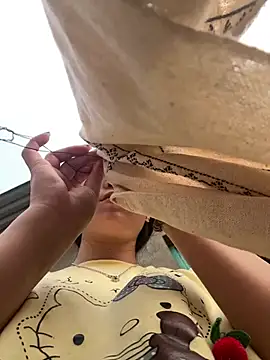 cuty lusy online show from April 15, 1:22 am