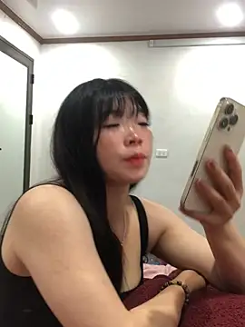 cuty lusy online show from April 3, 2:23 pm