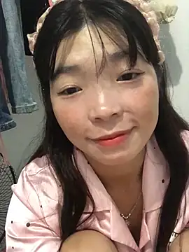 Snapshot of cuty_lusy chatting on July 8, 12:03 am cuty lusy online show from July 8, 12:03 am