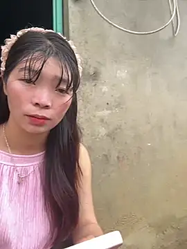 Snapshot of cuty_lusy chatting on July 6, 12:39 am cuty lusy online show from July 6, 12:39 am