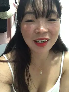 Snapshot of cuty_lusy chatting on June 12, 12:30 am cuty lusy online show from June 12, 12:30 am