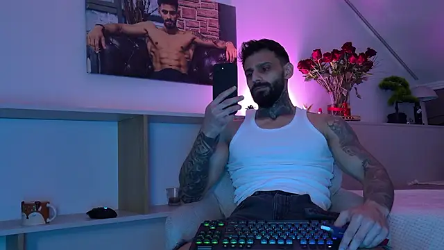 Snapshot of TristanGrey chatting on February 17, 7:16 am TristanGrey online show from February 17, 7:16 am