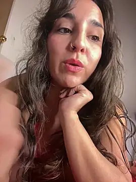 Snapshot of Latinaelisa chatting on May 15, 3:48 am Latinaelisa online show from May 15, 3:48 am