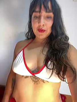 Snapshot of Latinaelisa chatting on February 28, 2:44 am Latinaelisa online show from February 28, 2:44 am