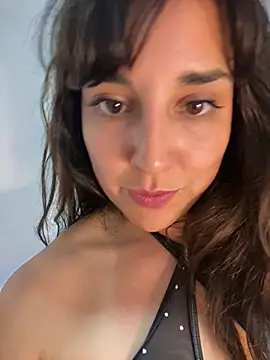 Latinaelisa online show from March 10, 3:32 am