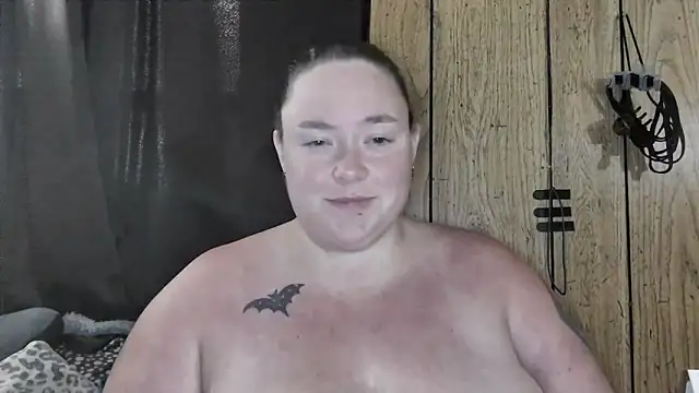 ladylynn13 online show from April 6, 11:28 pm