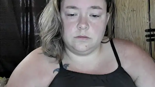 ladylynn13 online show from March 28, 4:19 pm