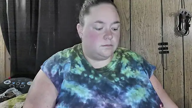 Snapshot of ladylynn13 chatting on June 16, 8:53 pm ladylynn13 online show from June 16, 8:53 pm