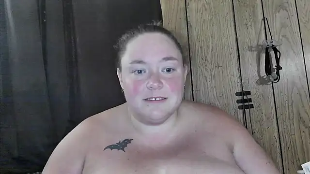 Snapshot of ladylynn13 chatting on July 1, 7:36 pm ladylynn13 online show from July 1, 7:36 pm