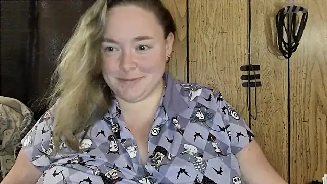 ladylynn13 online show from March 7, 3:50 pm