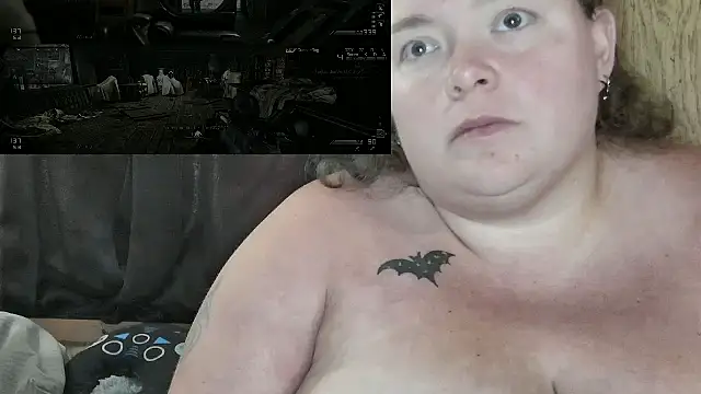 Snapshot of ladylynn13 chatting on April 30, 10:25 pm ladylynn13 online show from April 30, 10:25 pm