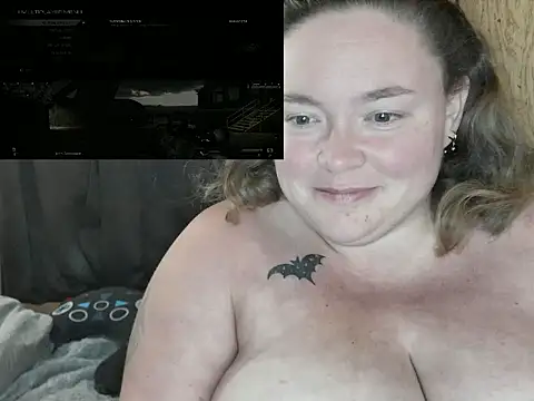 Snapshot of ladylynn13 chatting on April 30, 1:01 am ladylynn13 online show from April 30, 1:01 am